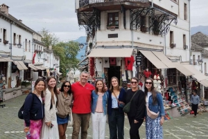 Tour de un día: Ojo Azul, Gjirokaster, puente otomano y Lekursi