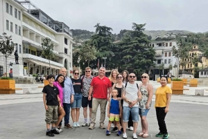 Tour de un día: Ojo Azul, Gjirokaster, puente otomano y Lekursi