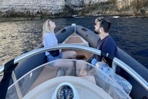Vlorë: Dagstur med hurtigbåt til øya Sazan og Haxhi Ali-grotten