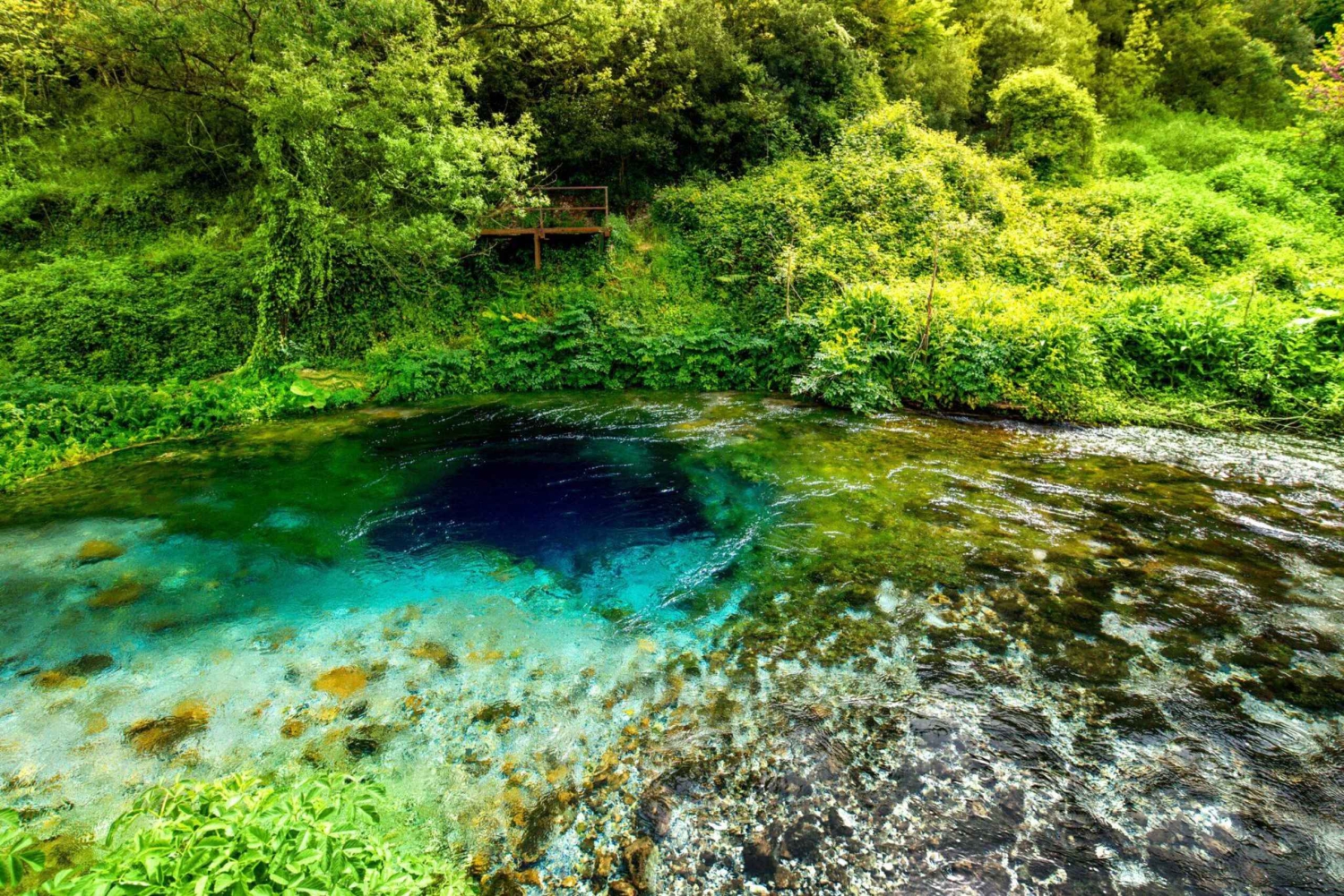 Sonnenuntergang in Saranda: Waldquellen und Burg