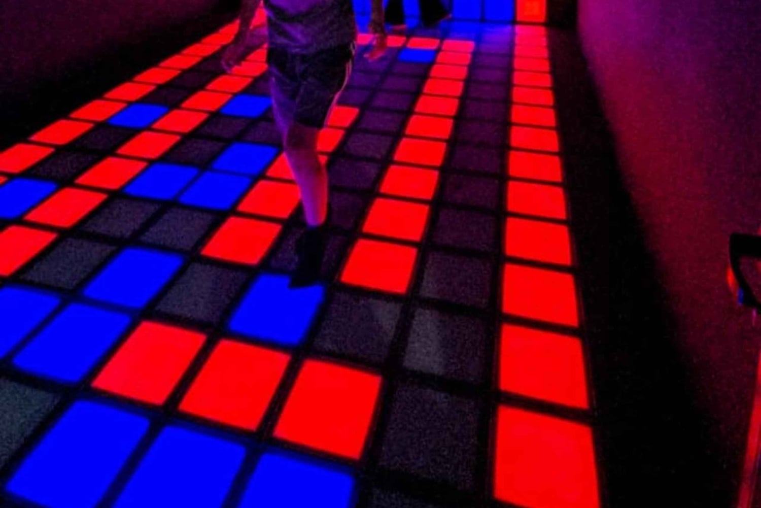 De vloer is lava in Tirana Escape Room