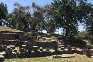 Tirana: tour guiado de 3 días con excursión en barco e historia.