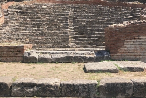 Tirana: tour guiado de 3 días con excursión en barco e historia.