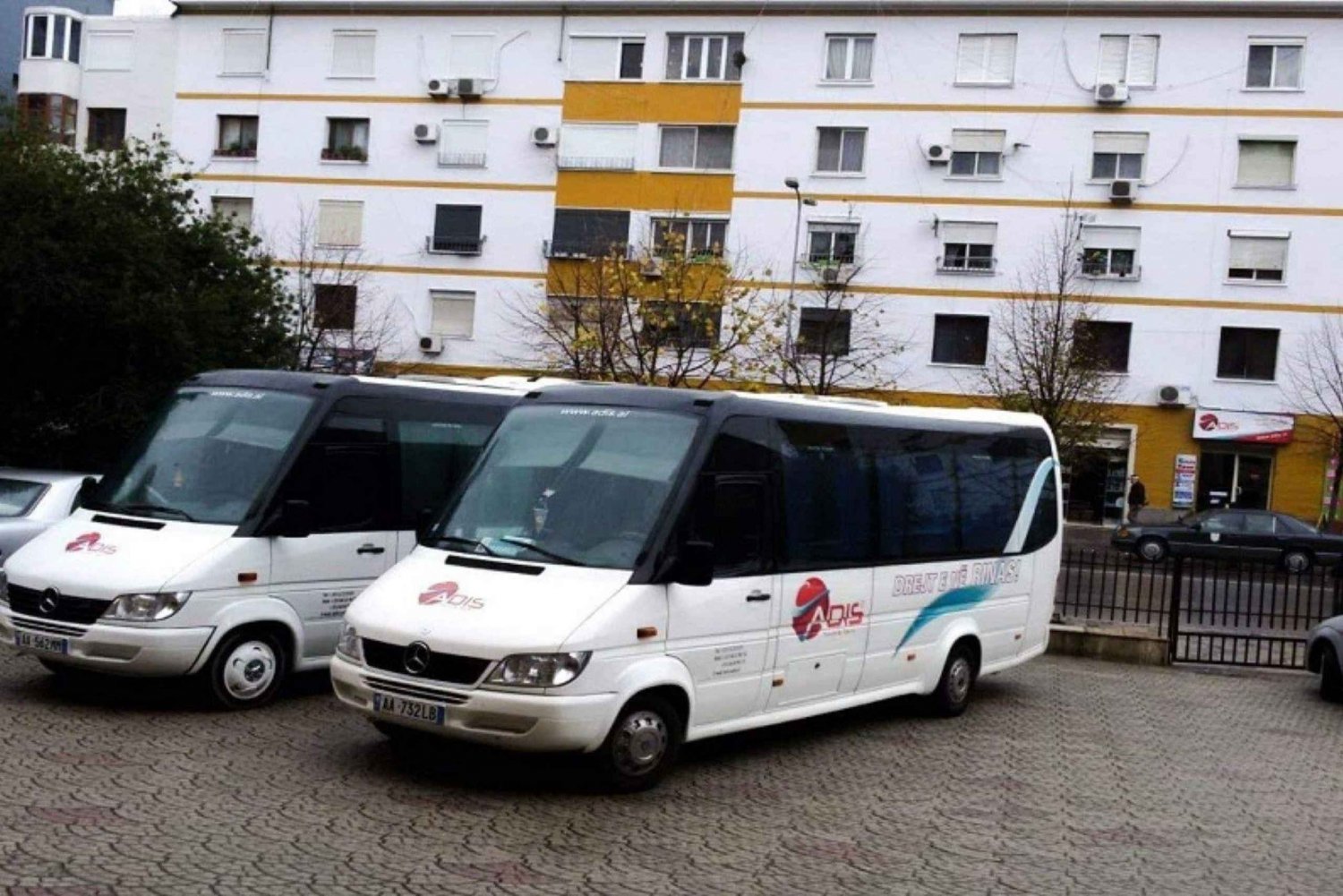 Tirana: Bus Transfer from/to Durres and Tirana Airport