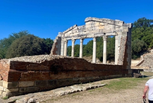 ティラナ発：アポロニア＆カラヴァスタラグーン日帰りツアー（昼食付き）