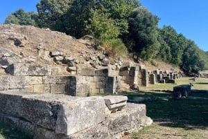 ティラナ発：アポロニア＆カラヴァスタラグーン日帰りツアー（昼食付き）