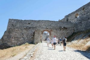 Tirana: Berat dagsutflykt med inträde till slottet och Onufri-museet