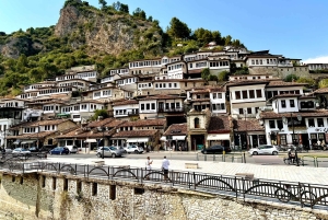 Tirana: Tour durch die Altstadt von Berat (UNESCO-Weltkulturerbe) und Eintritt ins Onufri-Museum