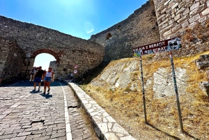 Tirana: Tour durch die Altstadt von Berat (UNESCO-Weltkulturerbe) und Eintritt ins Onufri-Museum