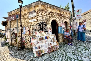 Tirana: Tour durch die Altstadt von Berat (UNESCO-Weltkulturerbe) und Eintritt ins Onufri-Museum