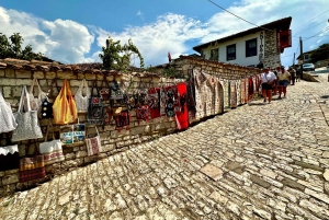 Tirana: Tour durch die Altstadt von Berat (UNESCO-Weltkulturerbe) und Eintritt ins Onufri-Museum