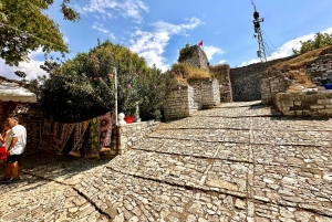 Tirana: Tour durch die Altstadt von Berat (UNESCO-Weltkulturerbe) und Eintritt ins Onufri-Museum