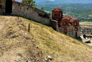 Tirana: Tour durch die Altstadt von Berat (UNESCO-Weltkulturerbe) und Eintritt ins Onufri-Museum