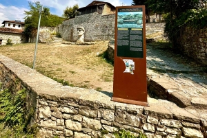 Tirana: Tour durch die Altstadt von Berat (UNESCO-Weltkulturerbe) und Eintritt ins Onufri-Museum