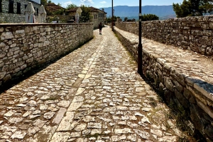 Tirana: Tour durch die Altstadt von Berat (UNESCO-Weltkulturerbe) und Eintritt ins Onufri-Museum