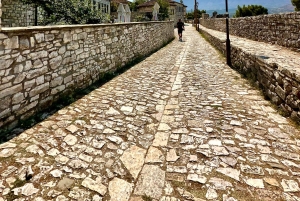 Tirana: Tour durch die Altstadt von Berat (UNESCO-Weltkulturerbe) und Eintritt ins Onufri-Museum