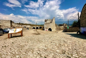 Tirana: Tour durch die Altstadt von Berat (UNESCO-Weltkulturerbe) und Eintritt ins Onufri-Museum