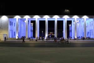 Tirana mellom lys og mørke.