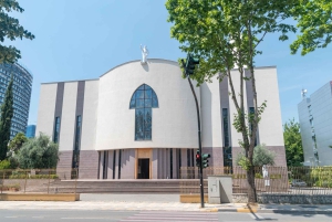 Visite guidée de Tirana à vélo avec un guide de la région en anglais ou en tchèque