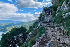 Tirana: wandeltocht naar het Bovilla-meer en de Gamti-berg met lunch