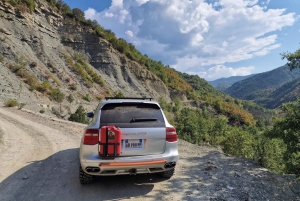 Tirana : excursion tout-terrain en Porsche Cayenne au lac Bovilla
