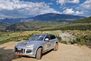 Tirana : excursion tout-terrain en Porsche Cayenne au lac Bovilla