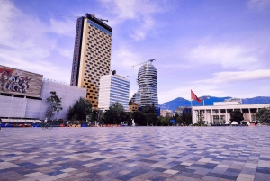 Tirana by Eden: Comida, bebida e alma