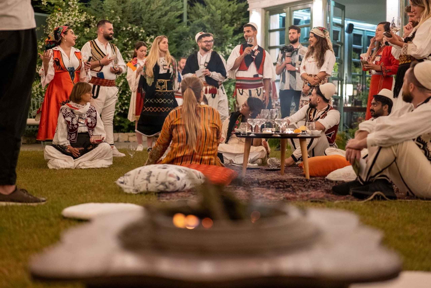 Tirana : Visite de la ville et spectacle nocturne albanais avec dîner