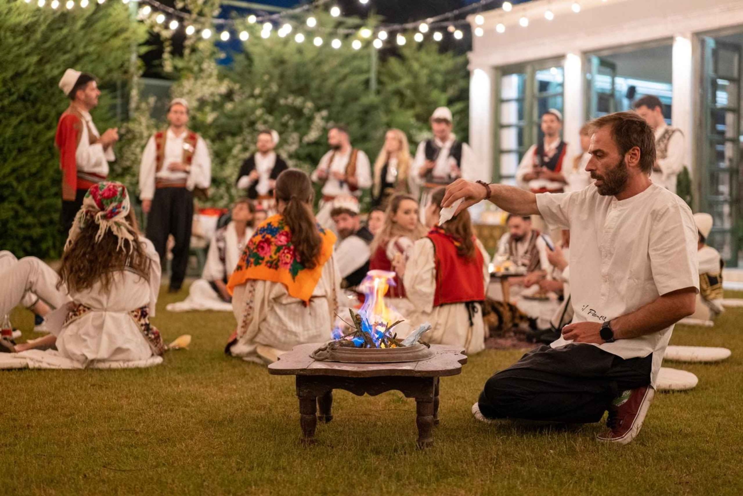 Tirana : Visite de la ville et spectacle nocturne albanais avec dîner