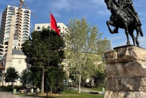 Tirana: tour a piedi della città con guida locale