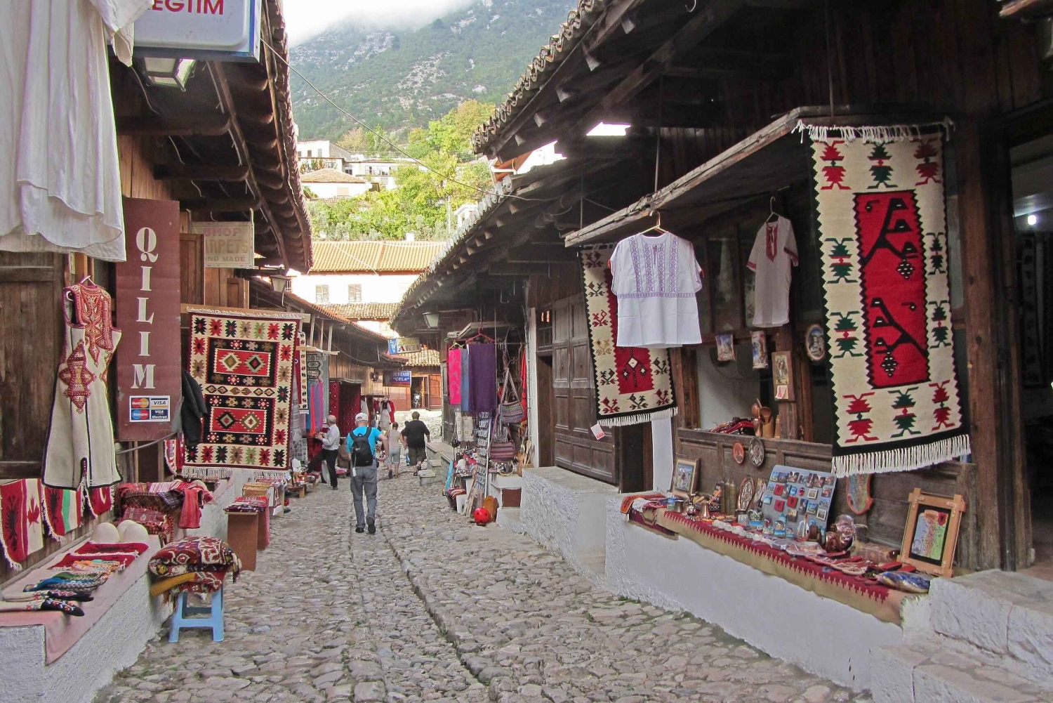 Tirana: passeio de um dia ao Castelo de Krujë e ao Anfiteatro de Durrës