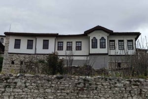 Tirana / Durrës: UNESCO-byen Berat og Karavasta Nationalpark