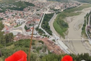 Tirana / Durrës: UNESCO-byen Berat og Karavasta Nationalpark