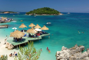 Tirana/Durres/Golem: excursión de un día a Saranda, Ksamil, el Ojo Azul y el castillo.