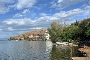 Tirana: tour della Fortezza di Elbasan, del villaggio di Lin e del lago di Ocrida