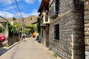 Tirana: tour della Fortezza di Elbasan, del villaggio di Lin e del lago di Ocrida