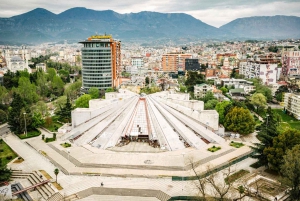 Tirana: Excursão a pé expressa semiprivada