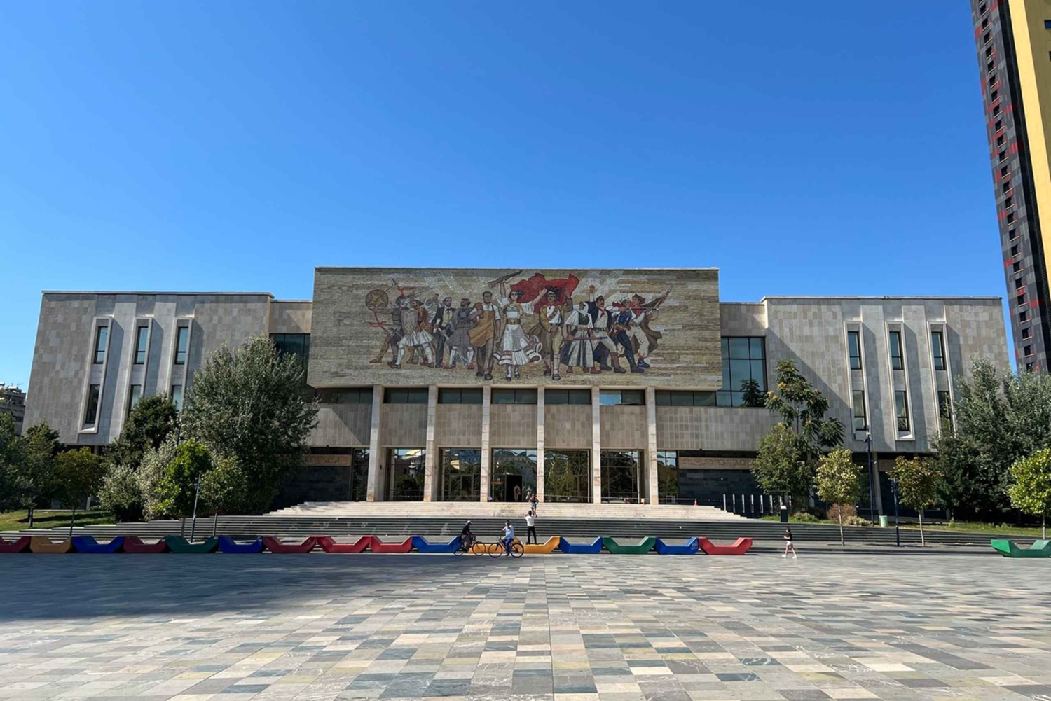 Tirana: Ekspres byvandring med en guide