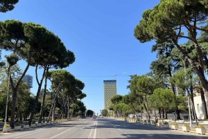 Tirana: Ekspres byvandring med en guide