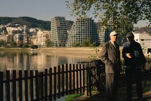 ティラナ：食事と飲み物の試飲付きガイド付き自転車ツアー