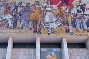 Destaques de Tirana: Uma excursão a pé com um guia local