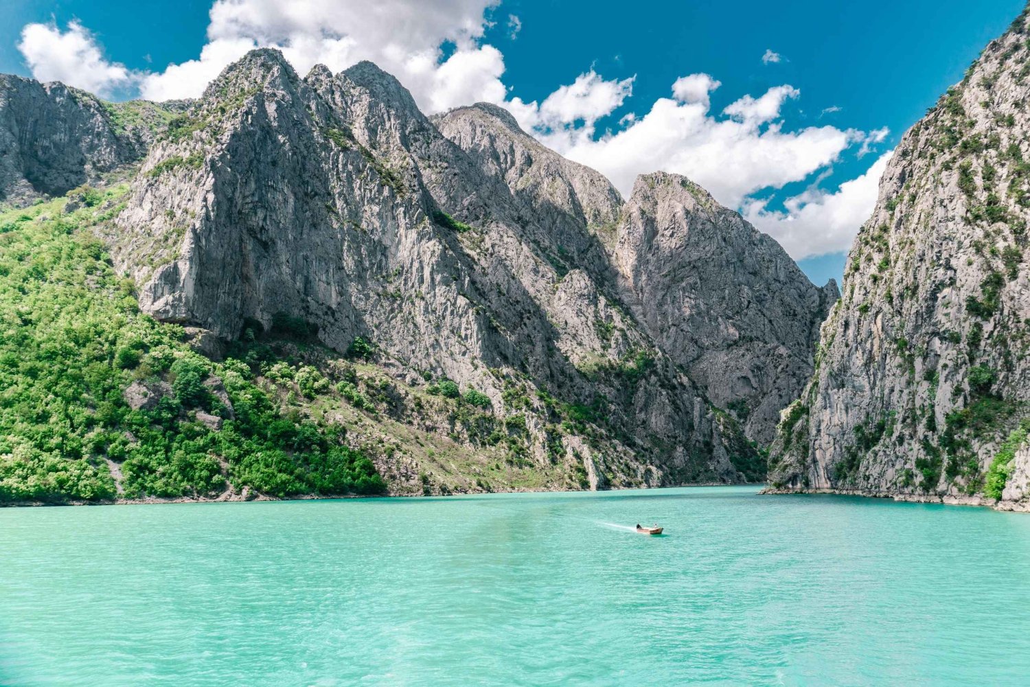 Tirana: Viagem de 1 dia ao Lago Koman e ao Rio Shala