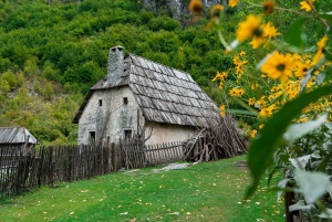 Tirana: viagem de 4 dias ao lago Komani, Valbona, Theth e Shkodër