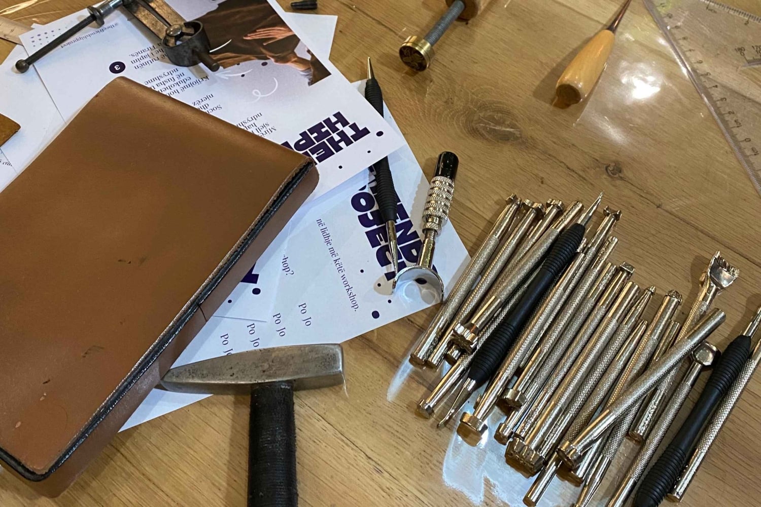 Tirana: Nahkakäsityöpaja