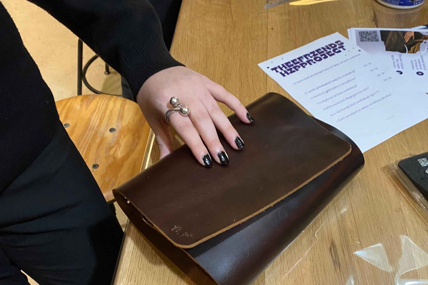 Tirana: Nahkakäsityöpaja