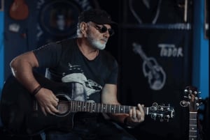 Tirana: Live Music Comfy Gathering With Troubadours