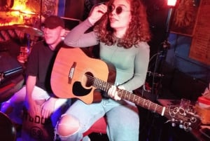 Tirana: Live Music Comfy Gathering With Troubadours