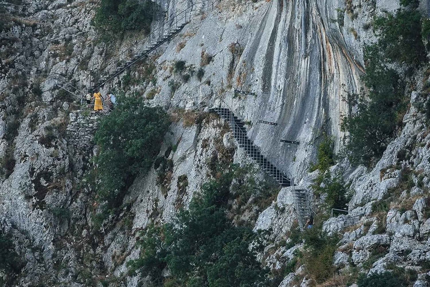 Tirana: wycieczka 1-dniowa na górę Gamti i nad jezioro Bovilla z wędrówką
