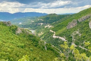 Tirana: Petrela Castle and Black Cave Hike with Local Lunch