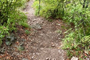 Tirana: Petrela Castle and Black Cave Hike with Local Lunch